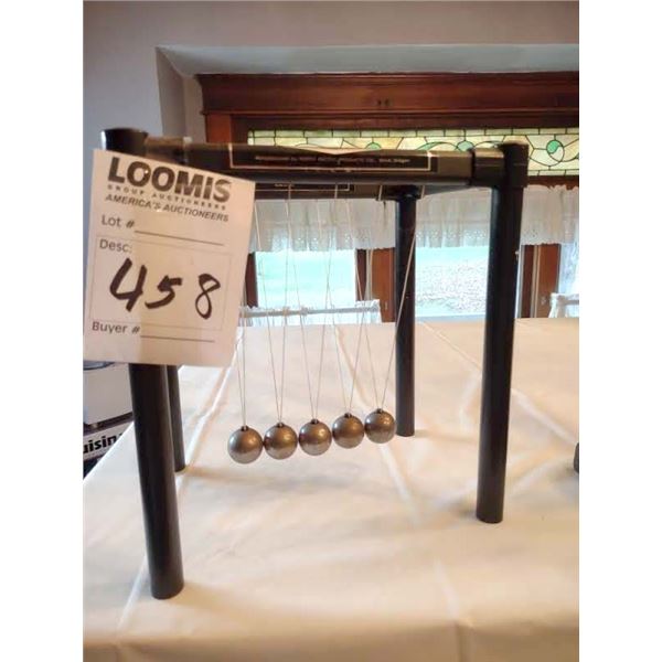 PENDULATION NEWTON'S CRADLE NEWTONIAN DEMONSTRATOR