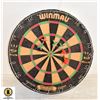 Image 1 : DARTBOARD WITH DARTS
