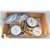Image 1 : 3 HIGH PRESSURE GAGES WITH FITTINGS WINDERS GAGES