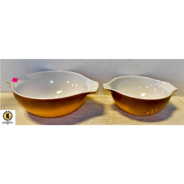 PAIR OF PYREX OLD ORCHARD CINDERELLA BOWLS