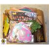 Image 1 : BOX WITH LARGE BUMBLE BEE BALLOONS AND