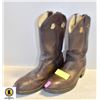 Image 1 : OIL/CHEMICAL RESISTANT DARK BROWN LEATHER BOOTS 8.