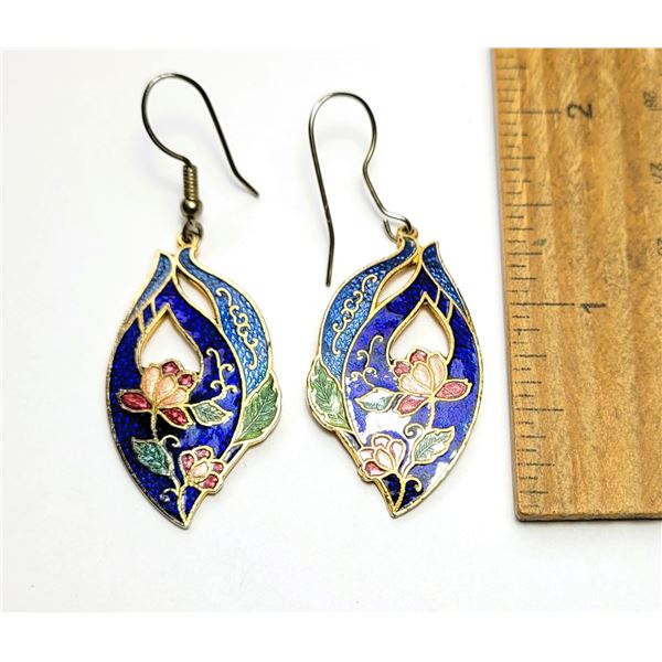 16)  GOLD TONE WITH FLOWER MOTIF ENAMEL WITH