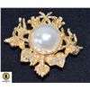 Image 1 : VINTAGE GOLD TONE CHERUB BROOCH