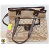 Image 1 : AUTHENTIC MICHAEL KORS LARGE MONOGRAM WALLET