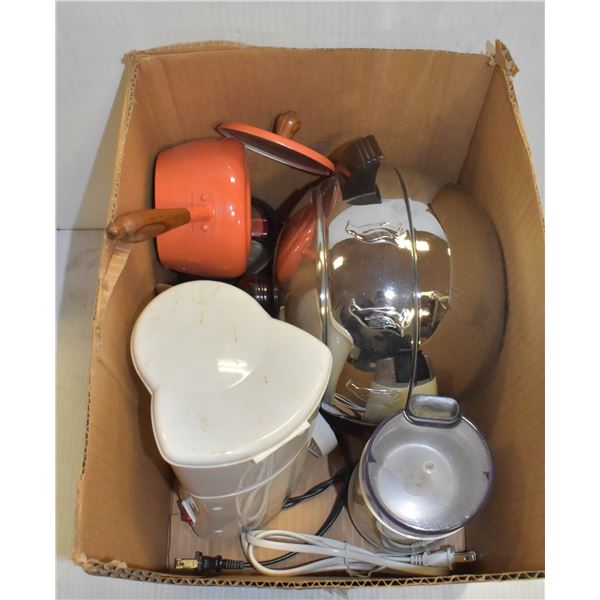 BOX OF SMALL KITCHEN ITEMS