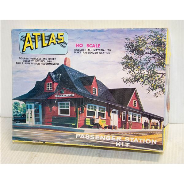 NEW ATLAS HO SCALE PASSENGER STATION KIT