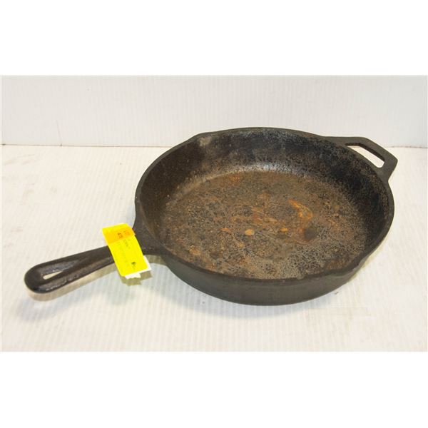 WOODS 11 IN W.K. M CAST IRON SKILLET