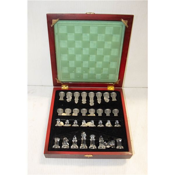 GLASS CHESS GAME