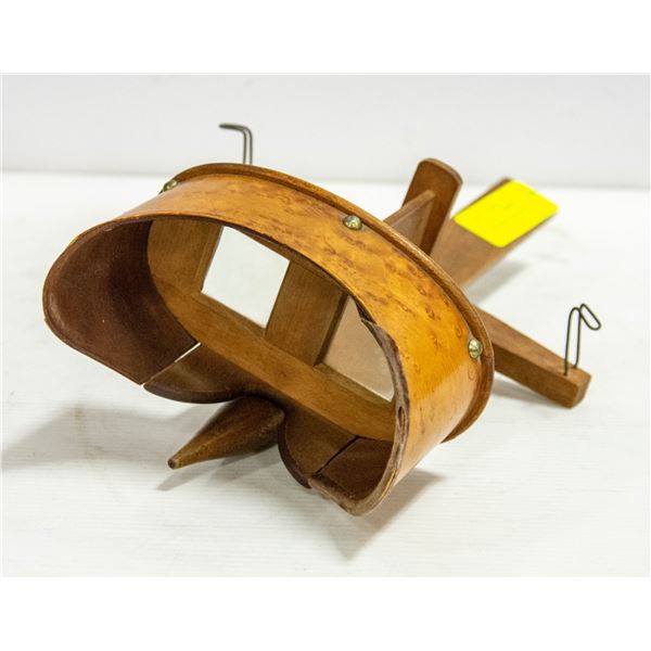 ANTIQUE STEREOSCOPE