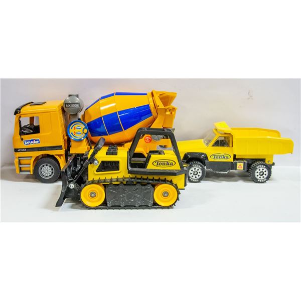 BRUDER LARGE CEMENT RUCK & TONKA TRUCK & TRACTOR