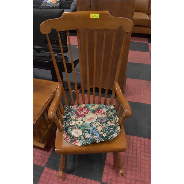 VINTAGE VILAS MAPLE ROCKING CHAIR W/FLORAL CUSHION