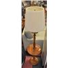 Image 1 : VINTAGE SOLID WOOD END TABLE LAMP H-56.5"