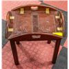 Image 1 : SMALL BOMBAY COMPANY SIDE TABLE - LEGS NEED REPAIR