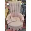 Image 1 : UPHOLSTERED PINK ARMCHAIR