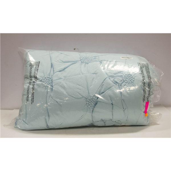 NEW LIGHT BLUE QUEEN/FULL SIZE COMFORTER