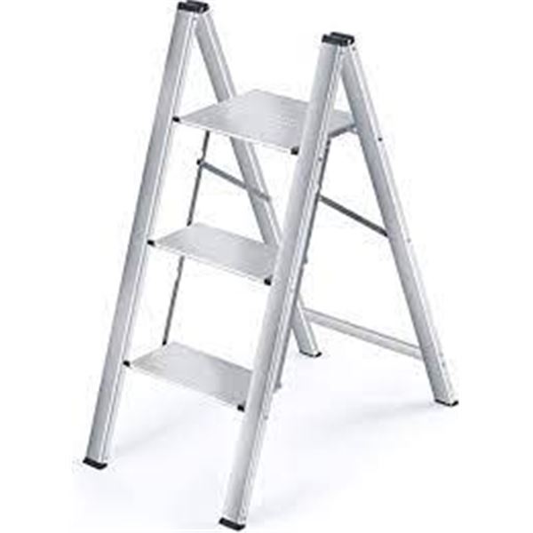 NEW KINGRACK ALUMINUM 3 STEP LADDER