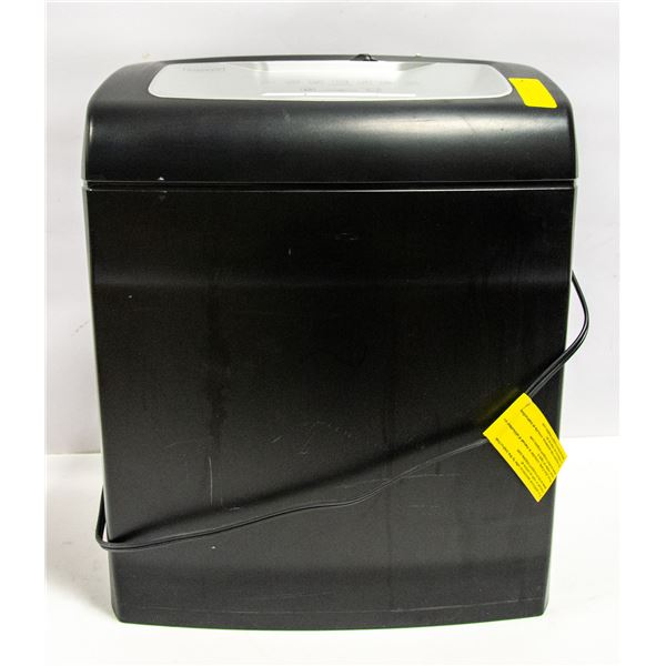 PAPER SHREDDER (STAPLES)