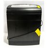 Image 1 : PAPER SHREDDER (STAPLES)