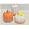 Image 1 : LOT OF 3 CERAMIC PUMPKIN/GOURDS