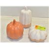 Image 1 : LOT OF 3 CERAMIC PUMPKIN/GOURDS