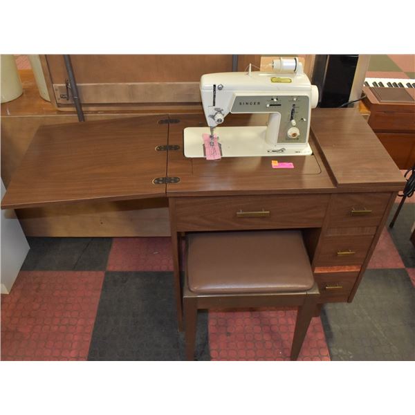 SINGER SEWING MACHINE IN CABINET