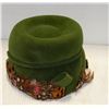 Image 1 : VINTAGE LADIES FELT FEATHERED HAT. GRACE