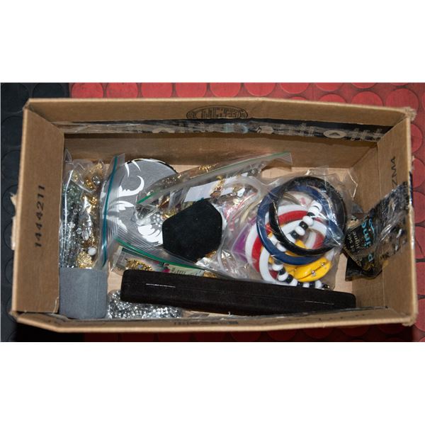 BOX OF ESTATE JEWELLERY