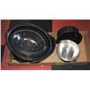 Image 1 : 3 ROASTING PANS + STAINLESS STEEL MIXING BOWL