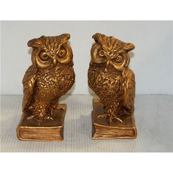 OWLS PERCHED ON BOOK - BOOK ENDS 9 X 5IN