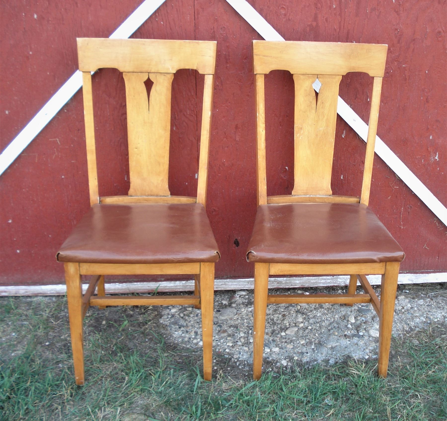 Matching pair of vintage dining room chairs Bodnarus Auctioneering