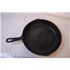 Image 2 : #8 Cast Iron Frying Pan USA Made