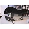 Image 2 : *The Beatles Rockband Guitar for Xbox 360