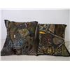 Image 2 : (2) decorative pillows and one comforter(size unknown)