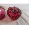 Image 3 : (3) Pink Glass Fruits