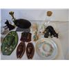 Image 4 : Lot of assorted ornaments,wallhangers,cups and saucers,etc...