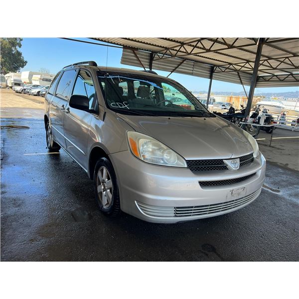 2005 Toyota Sienna CE 7 Passenger
