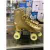 Image 2 : PAIR OF IMPALA SIZE 7 ROLLERSKATES BEEN PAINTED FOR MOVIE PROP