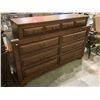 Image 1 : 10-DRAWER DRESSER