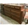 Image 2 : 10-DRAWER DRESSER