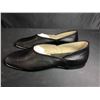Image 2 : *NEW* CHARLES CLINKARD SHOES SIZE 6