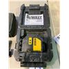 Image 1 : DEWALT DW088CG LASER CHALK LINE WITH CASE