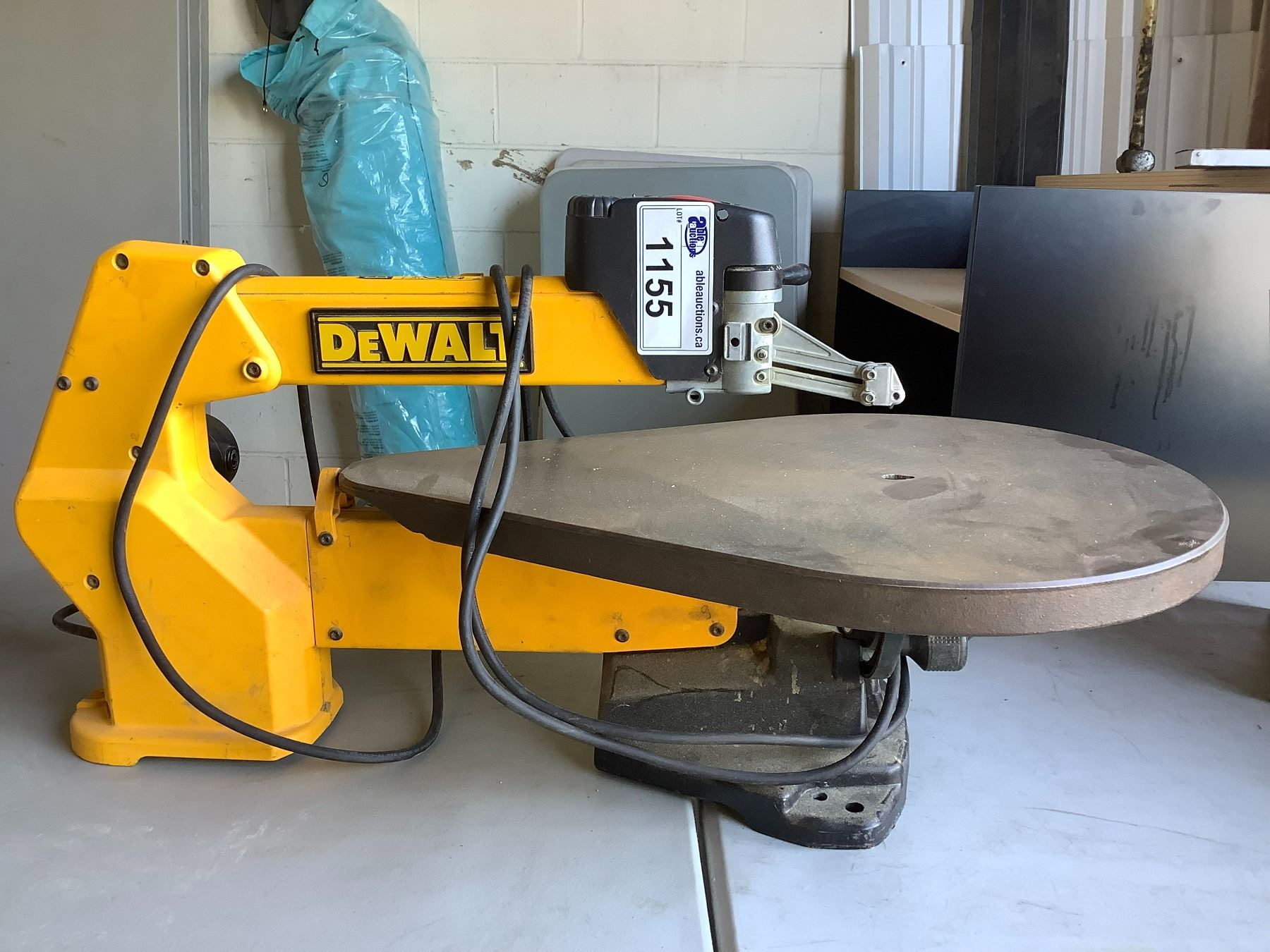 DEWALT SCROLL SAW Able Auctions Dewalt scroll saw able auctions