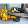 Image 1 : DEWALT SCROLL SAW