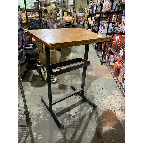 ARTISTS STAND, LIGHT FIXTURE AND ANTIQUE STOVE