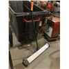 Image 2 : ROLLING MAGNET FLOOR SWEEPER