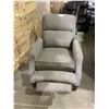 Image 2 : GREY MODERN RECLINER