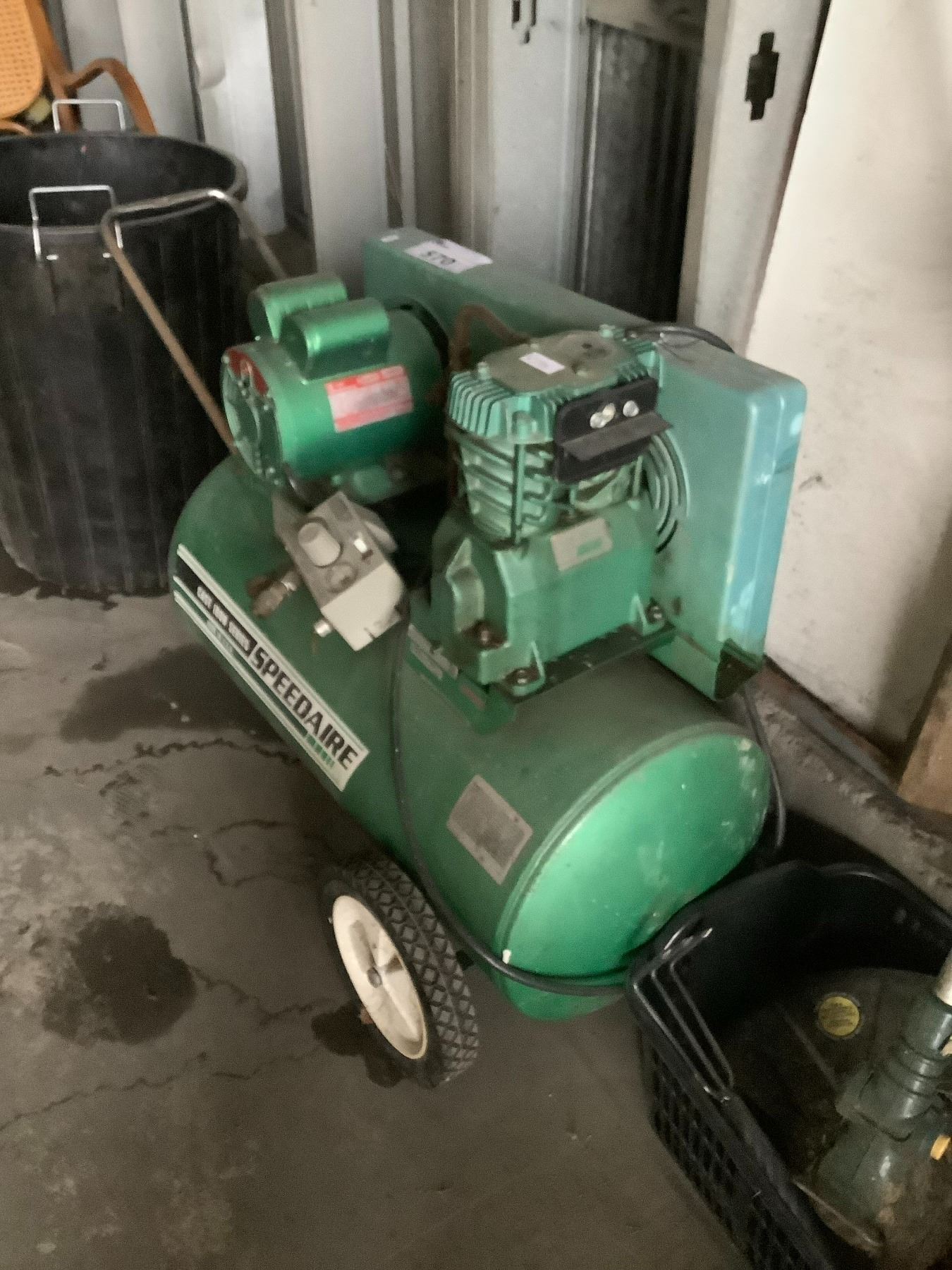 SPEEDAIRE CAST IRON SERIES AIR COMPRESSOR