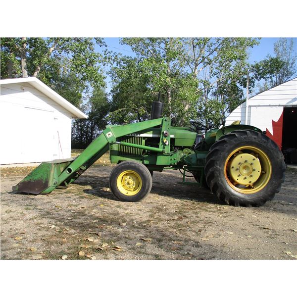 John Deere 920 Diesel Tractor w/ Front End Loader, PTO, Hyd ,3 point hitch - Good working condition