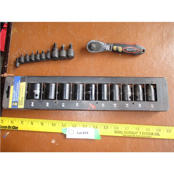 10pc 1/2 drive metric sockets + misc